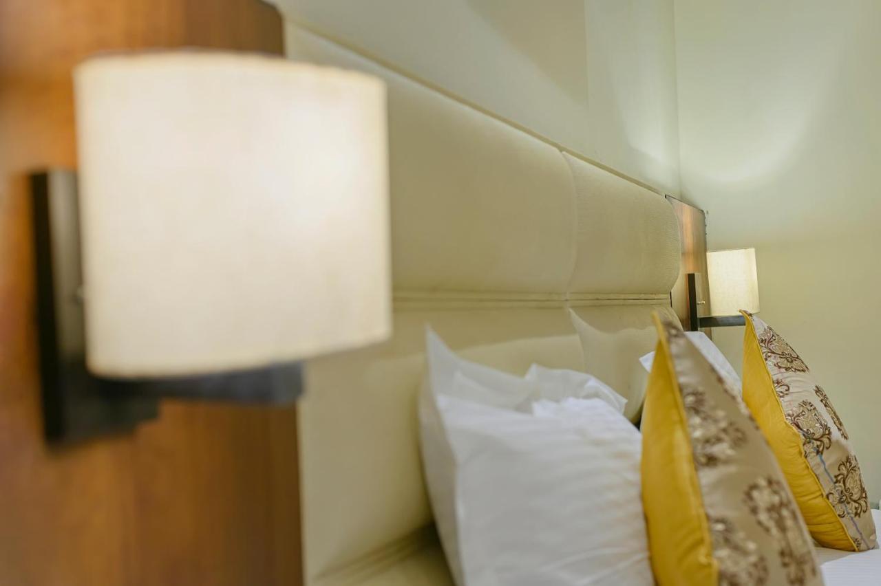 Hotel Hira Inn-10Mins From Railway Station & Bus Station Allāhābād Junction Zewnętrze zdjęcie