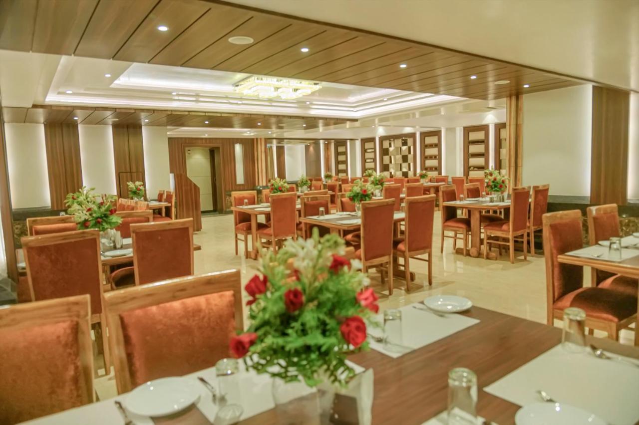 Hotel Hira Inn-10Mins From Railway Station & Bus Station Allāhābād Junction Zewnętrze zdjęcie