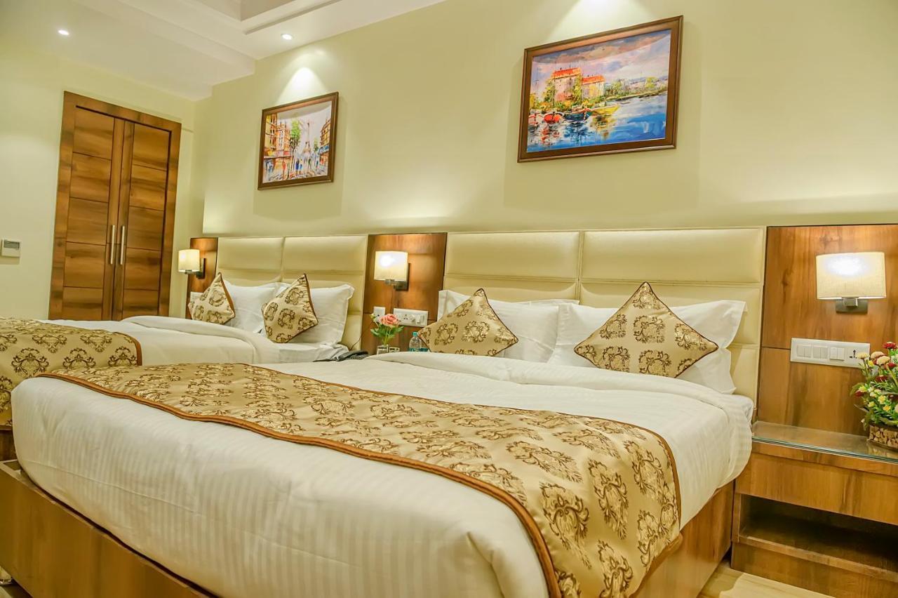 Hotel Hira Inn-10Mins From Railway Station & Bus Station Allāhābād Junction Zewnętrze zdjęcie
