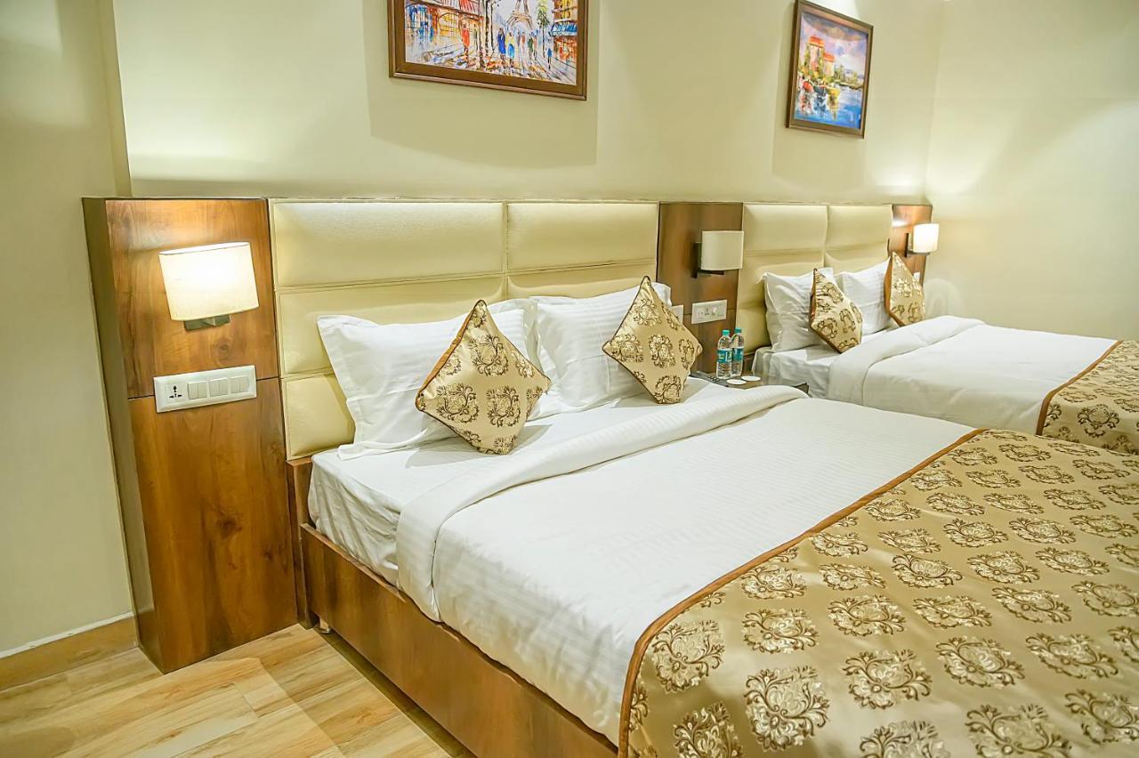 Hotel Hira Inn-10Mins From Railway Station & Bus Station Allāhābād Junction Zewnętrze zdjęcie