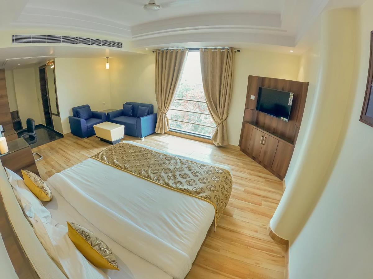 Hotel Hira Inn-10Mins From Railway Station & Bus Station Allāhābād Junction Zewnętrze zdjęcie