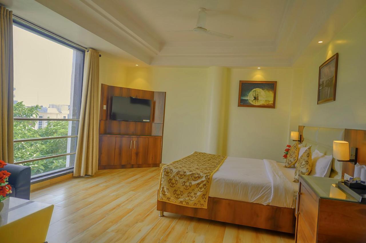 Hotel Hira Inn-10Mins From Railway Station & Bus Station Allāhābād Junction Zewnętrze zdjęcie