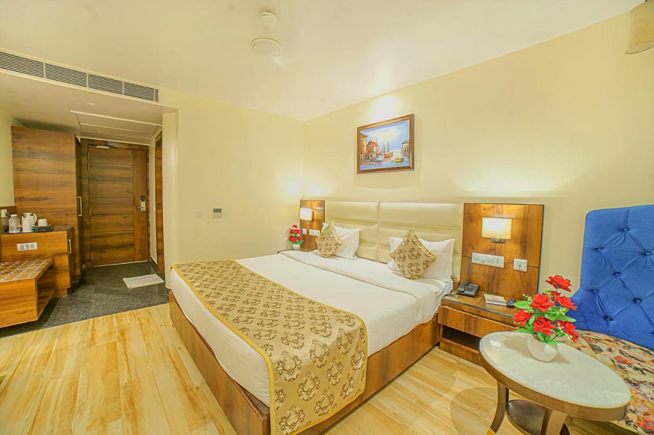 Hotel Hira Inn-10Mins From Railway Station & Bus Station Allāhābād Junction Zewnętrze zdjęcie