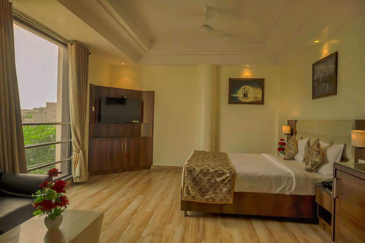 Hotel Hira Inn-10Mins From Railway Station & Bus Station Allāhābād Junction Zewnętrze zdjęcie