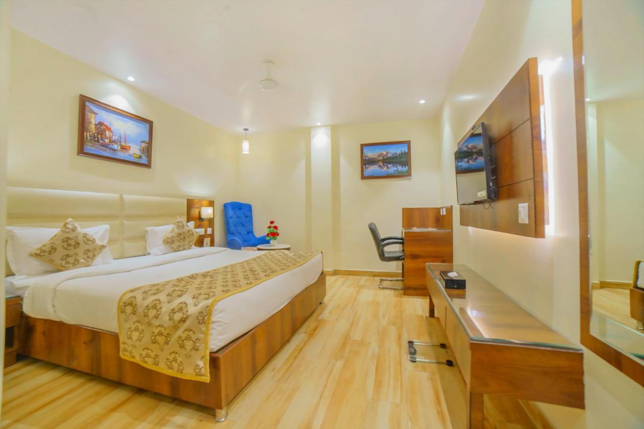 Hotel Hira Inn-10Mins From Railway Station & Bus Station Allāhābād Junction Zewnętrze zdjęcie